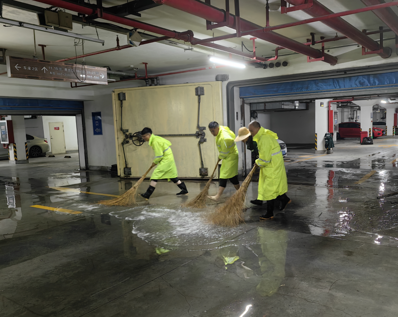 4 4